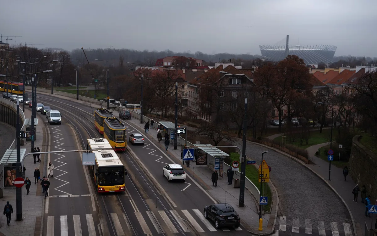 Ruch między stadami i kolejność obsługi
