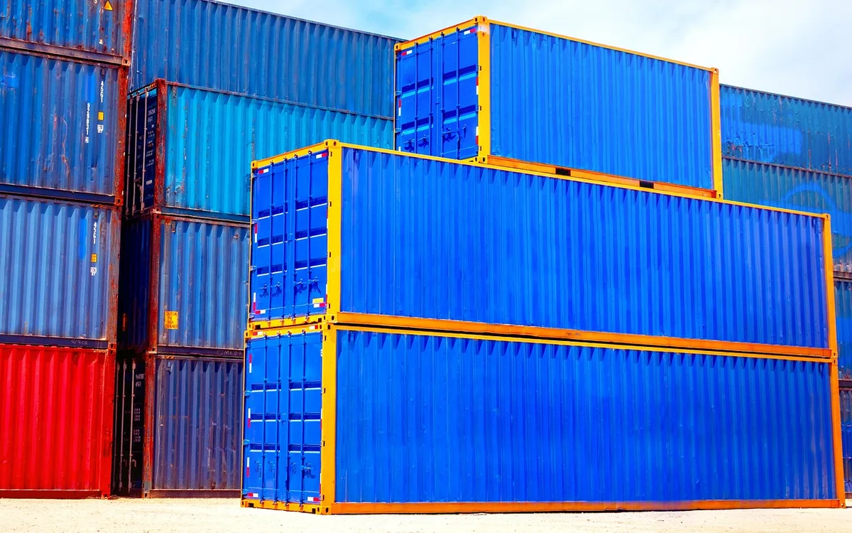 Transport, import i kontakt z urzędami